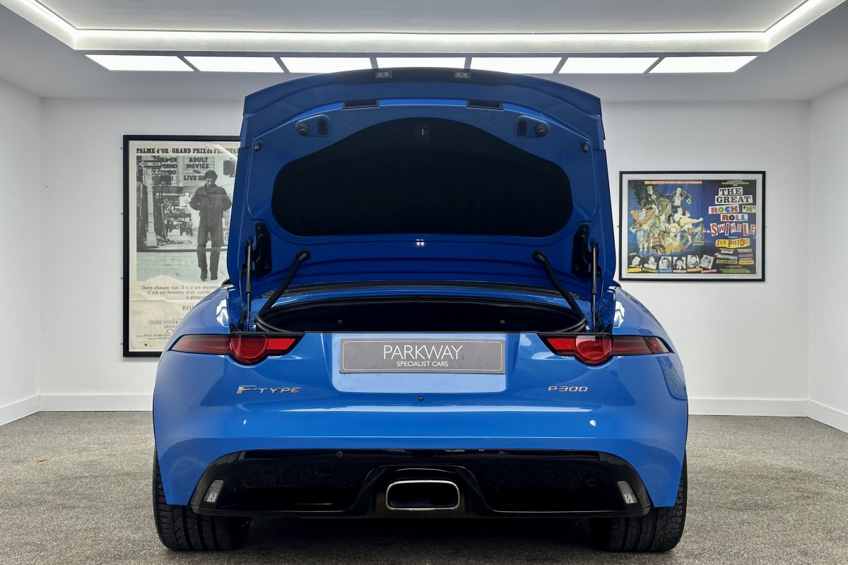 JAGUAR F-TYPE 2.0 P300 CONVERTIBLE