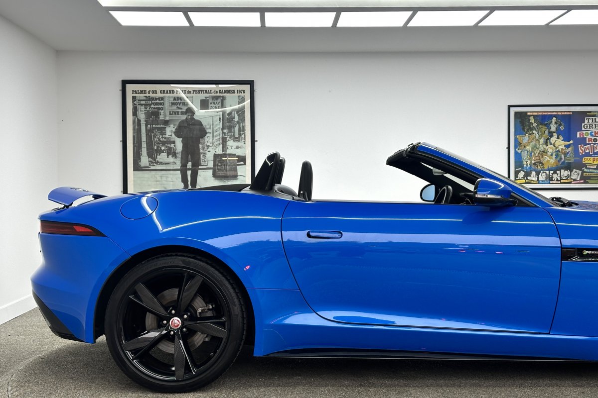 JAGUAR F-TYPE 2.0 P300 CONVERTIBLE