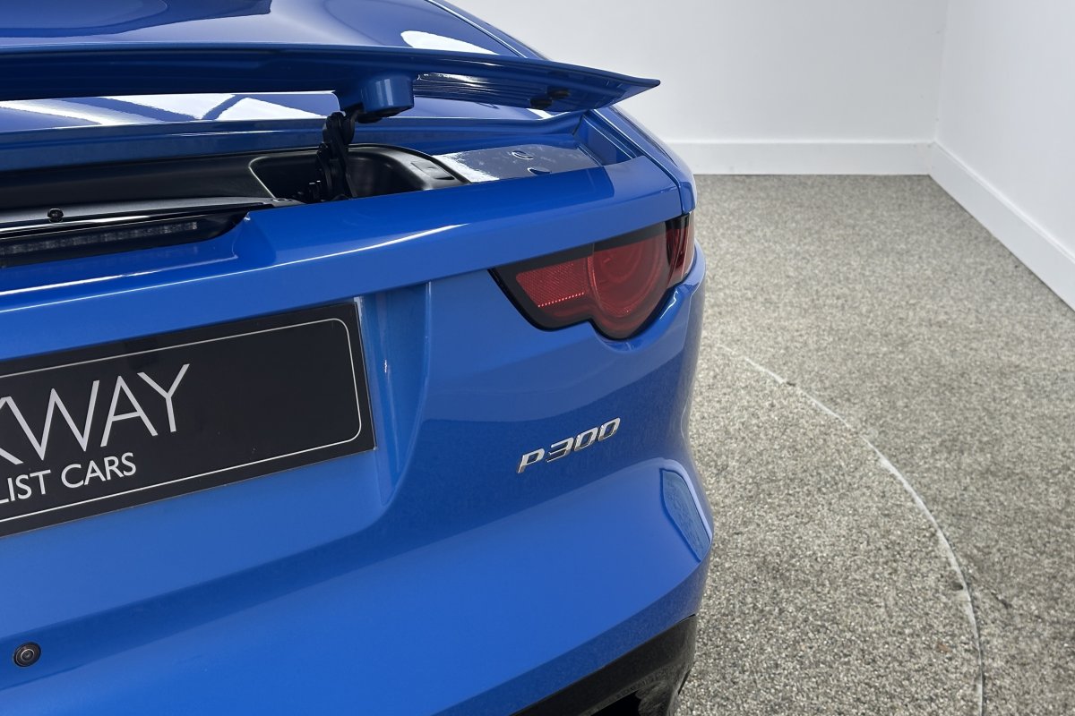 JAGUAR F-TYPE 2.0 P300 CONVERTIBLE