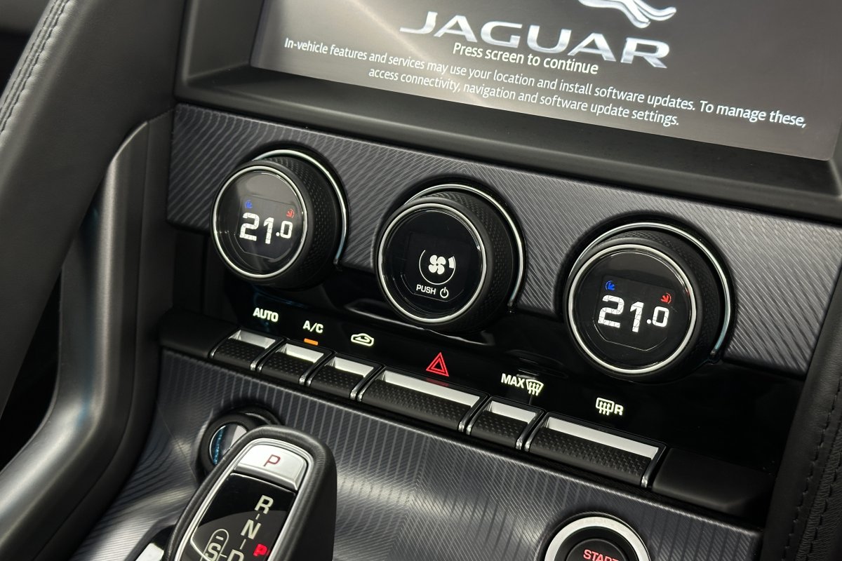 JAGUAR F-TYPE 2.0 P300 CONVERTIBLE