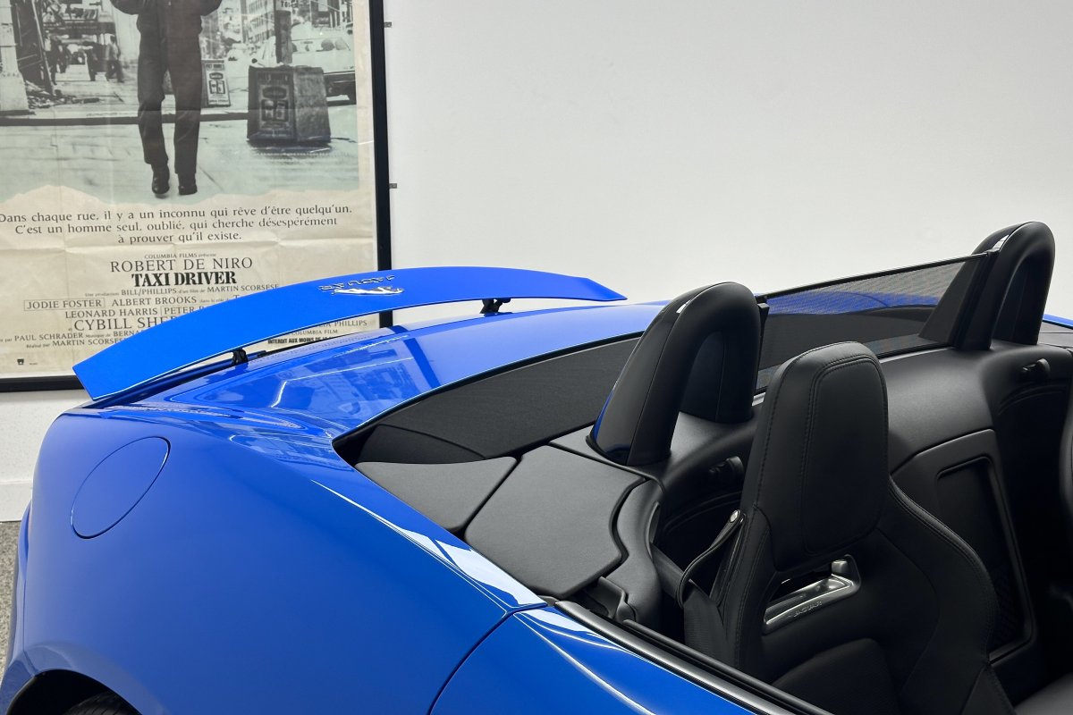 JAGUAR F-TYPE 2.0 P300 CONVERTIBLE