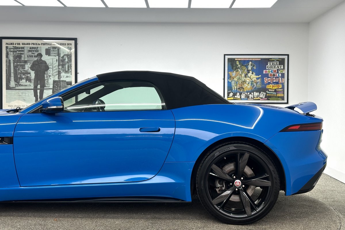 JAGUAR F-TYPE 2.0 P300 CONVERTIBLE