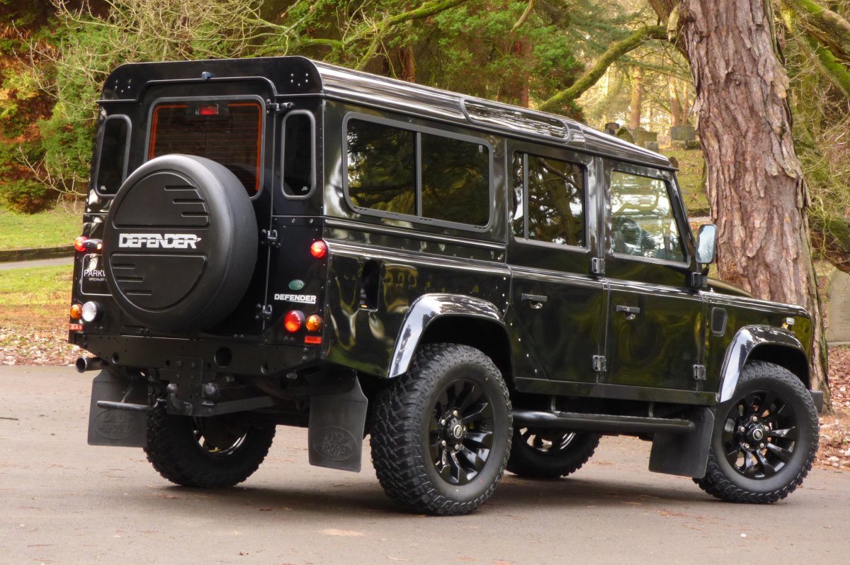 LAND ROVER DEFENDER 110 XS S/W LWB (No VAT)