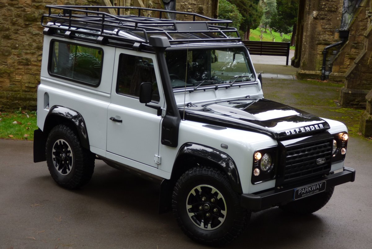 LAND_ROVER_DEFENDER_90_ADVENTURE_EDITION_3DR_1.jpg