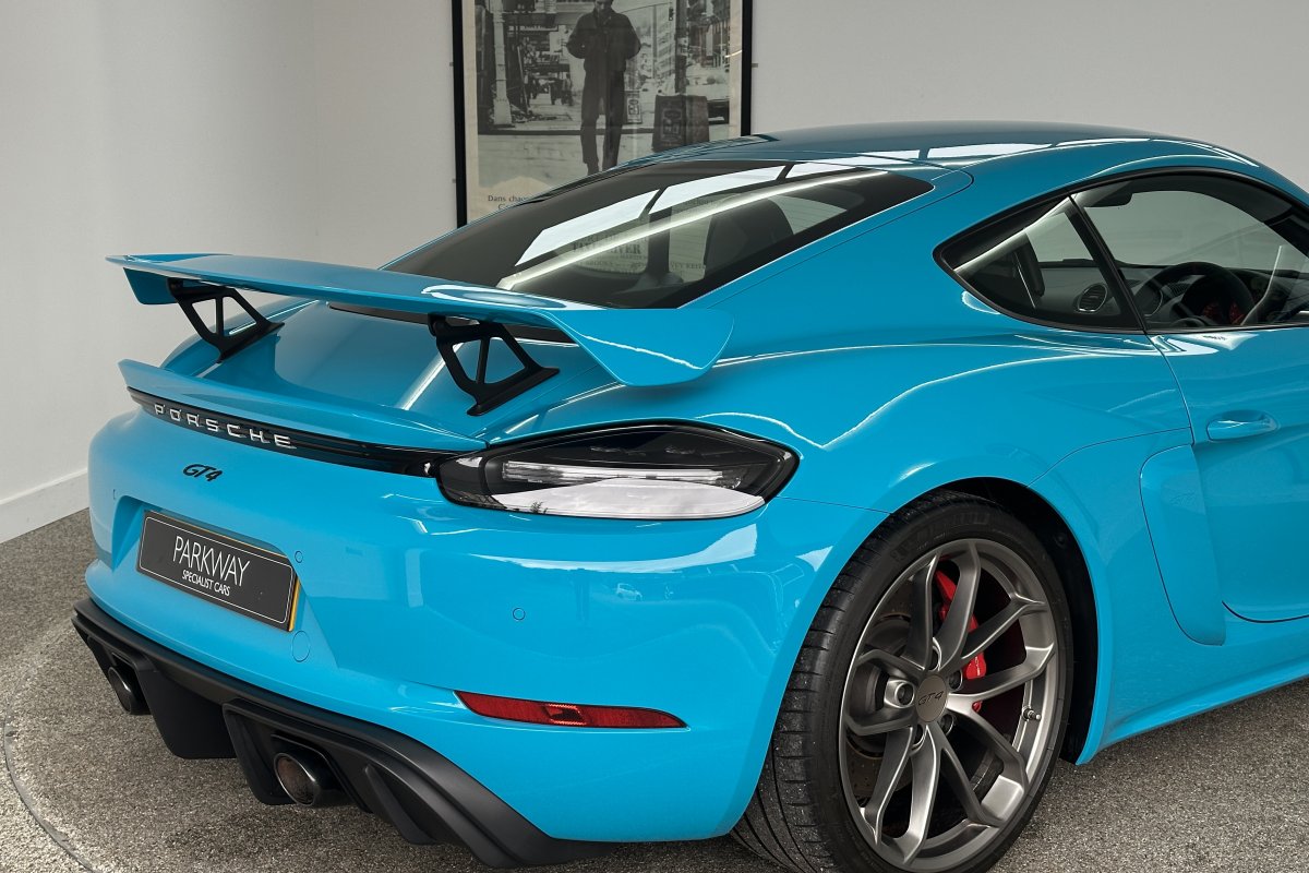 PORSCHE 718 CAYMAN GT4 MANUAL