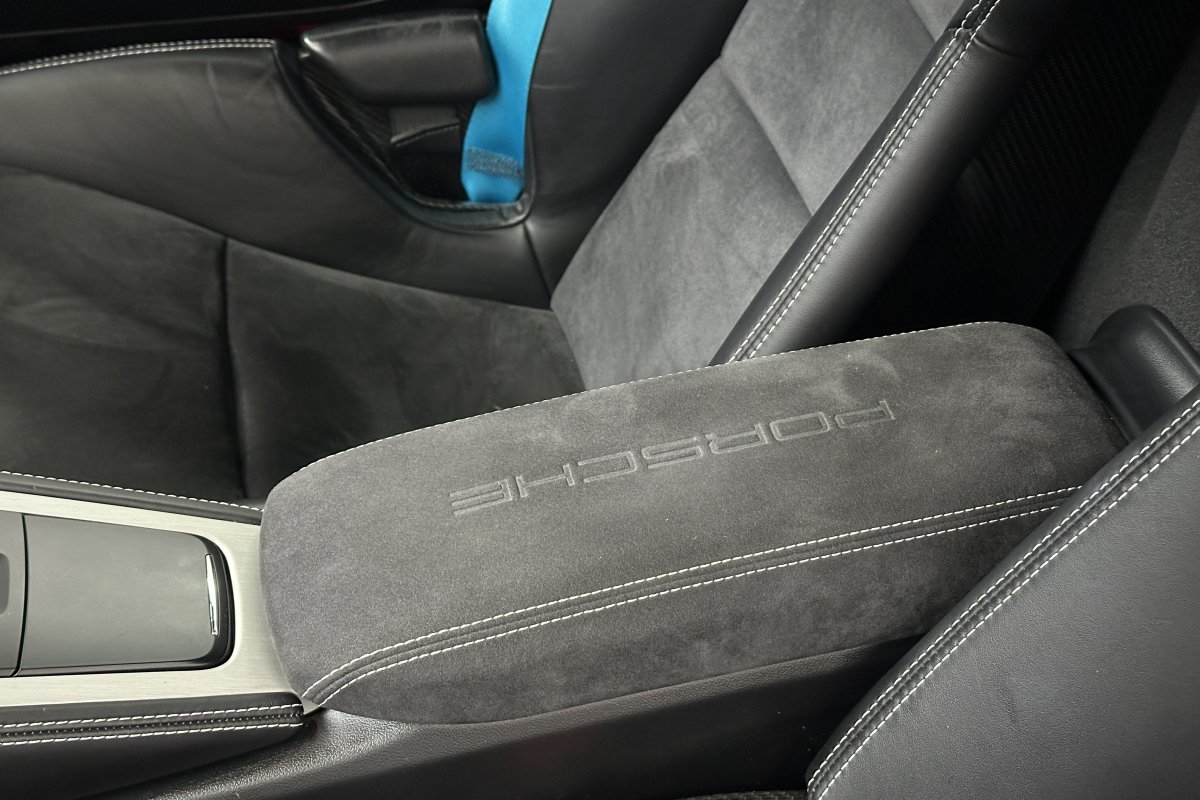 PORSCHE 718 CAYMAN GT4 MANUAL