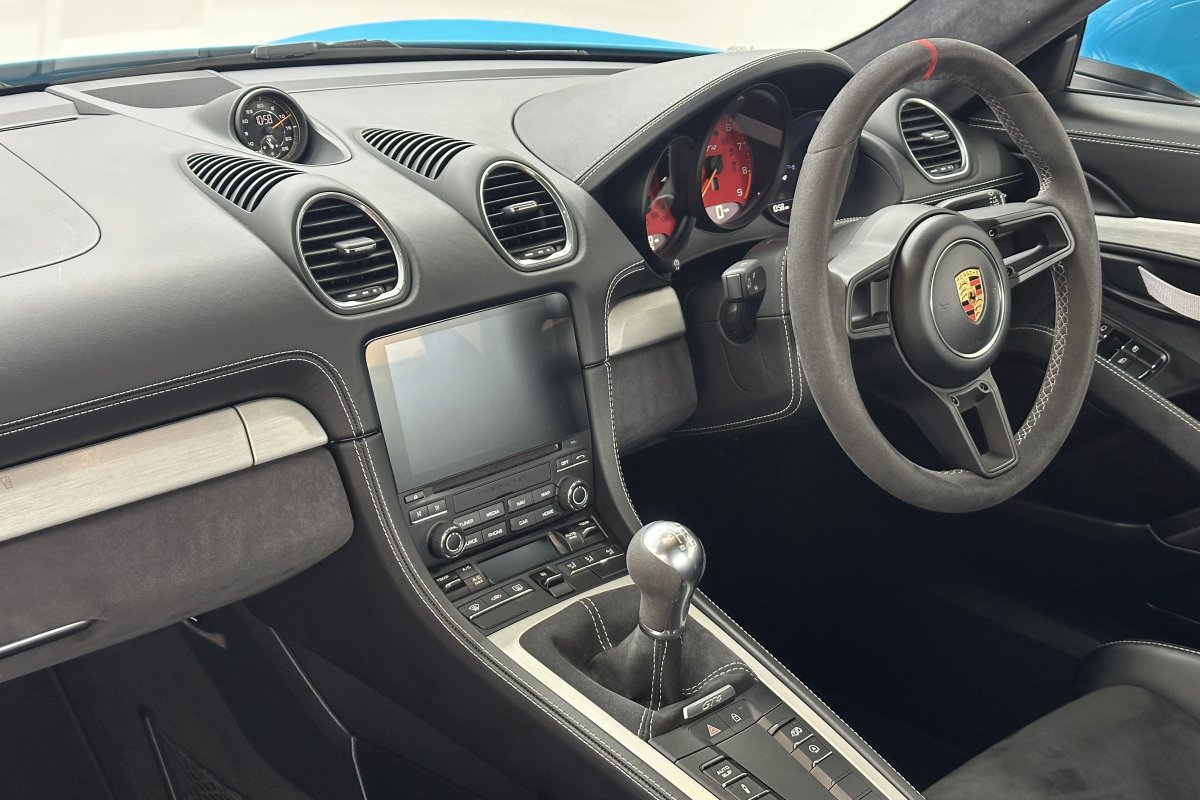 PORSCHE 718 CAYMAN GT4 MANUAL