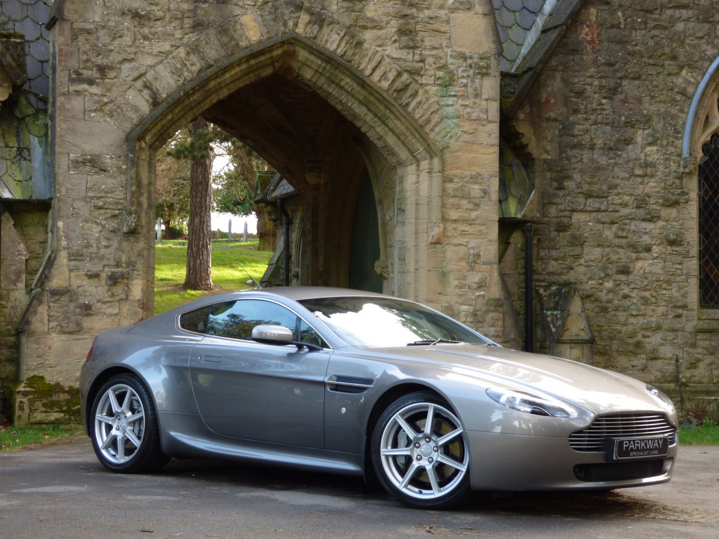 Aston Martin v8 Vantage n400