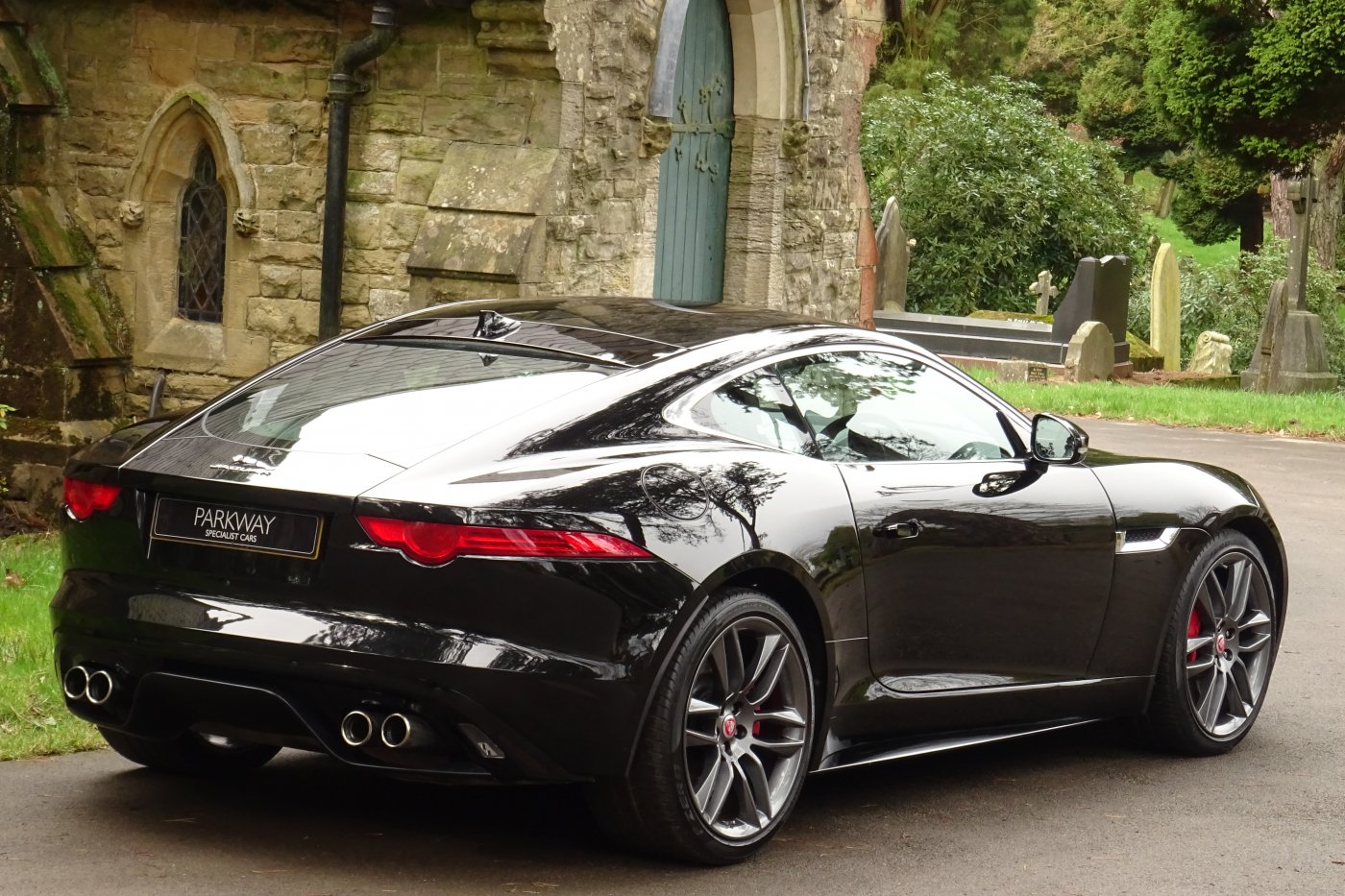 Jaguar f-Type r чёрный