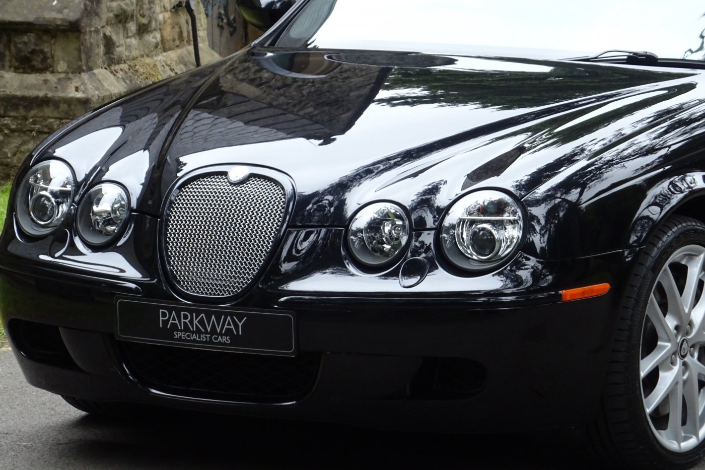 JAGUAR S-TYPE 4.2 R 4DR AUTO -