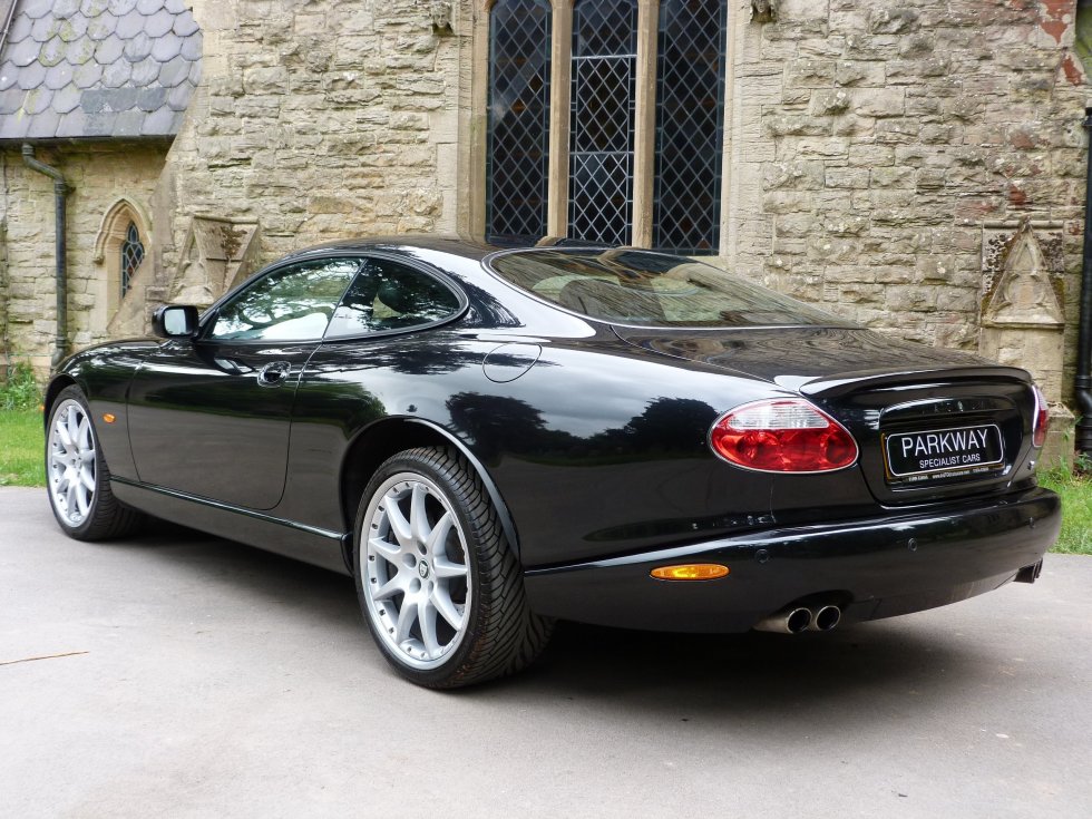 JAGUAR XKR SUPERCHARGED 2DR AUTO Parkway