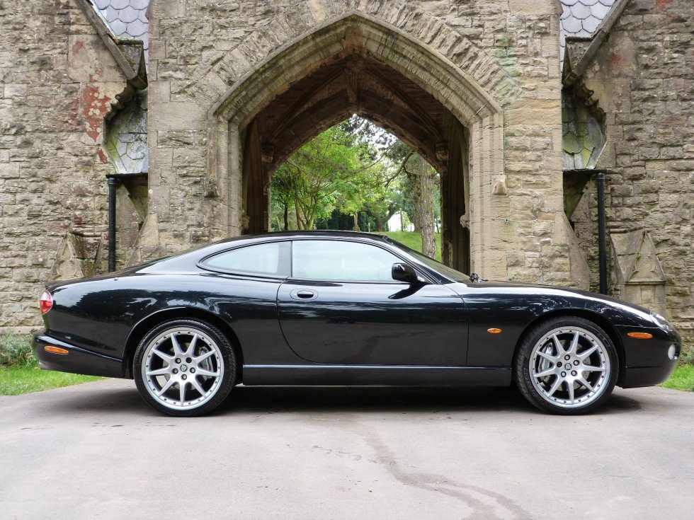JAGUAR XKR SUPERCHARGED 2DR AUTO Parkway