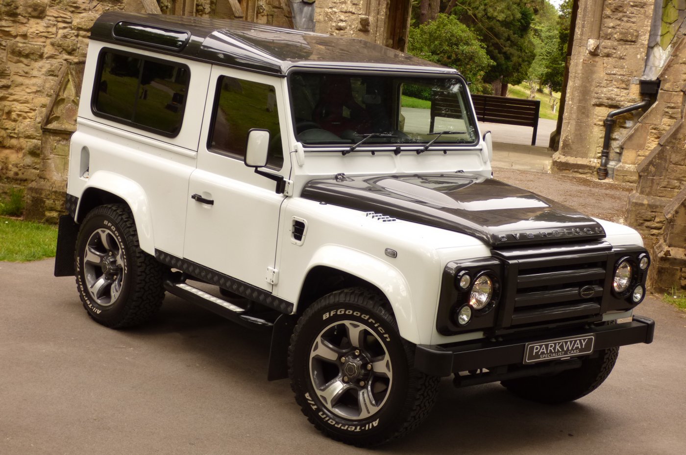 LAND ROVER DEFENDER 2.2 TD XS OVERFINCH