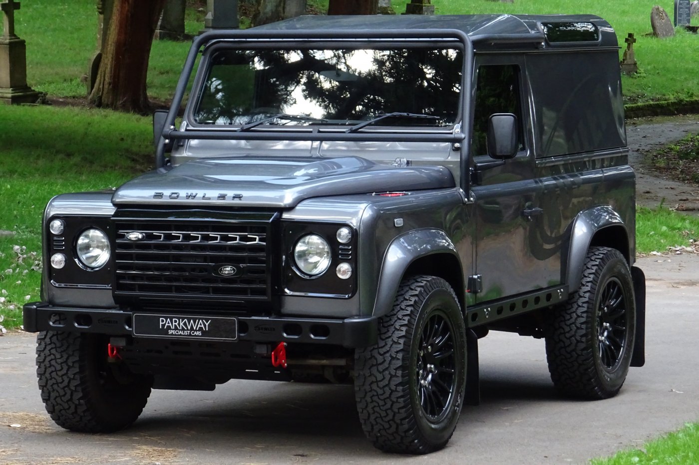 LAND ROVER DEFENDER 90 XS BOWLER FAST ROAD