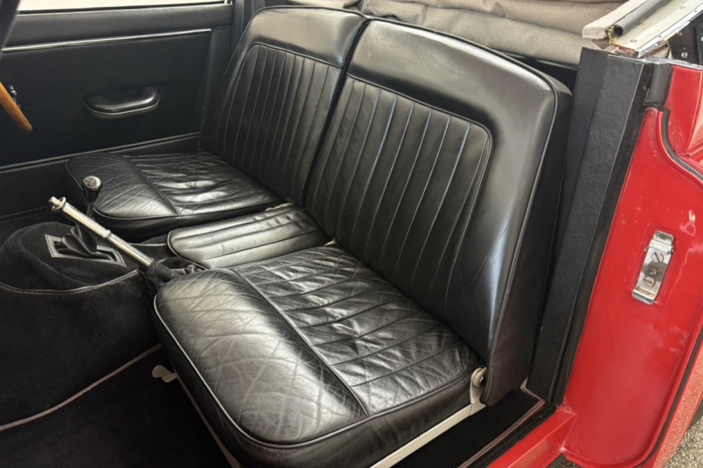 Interior 8