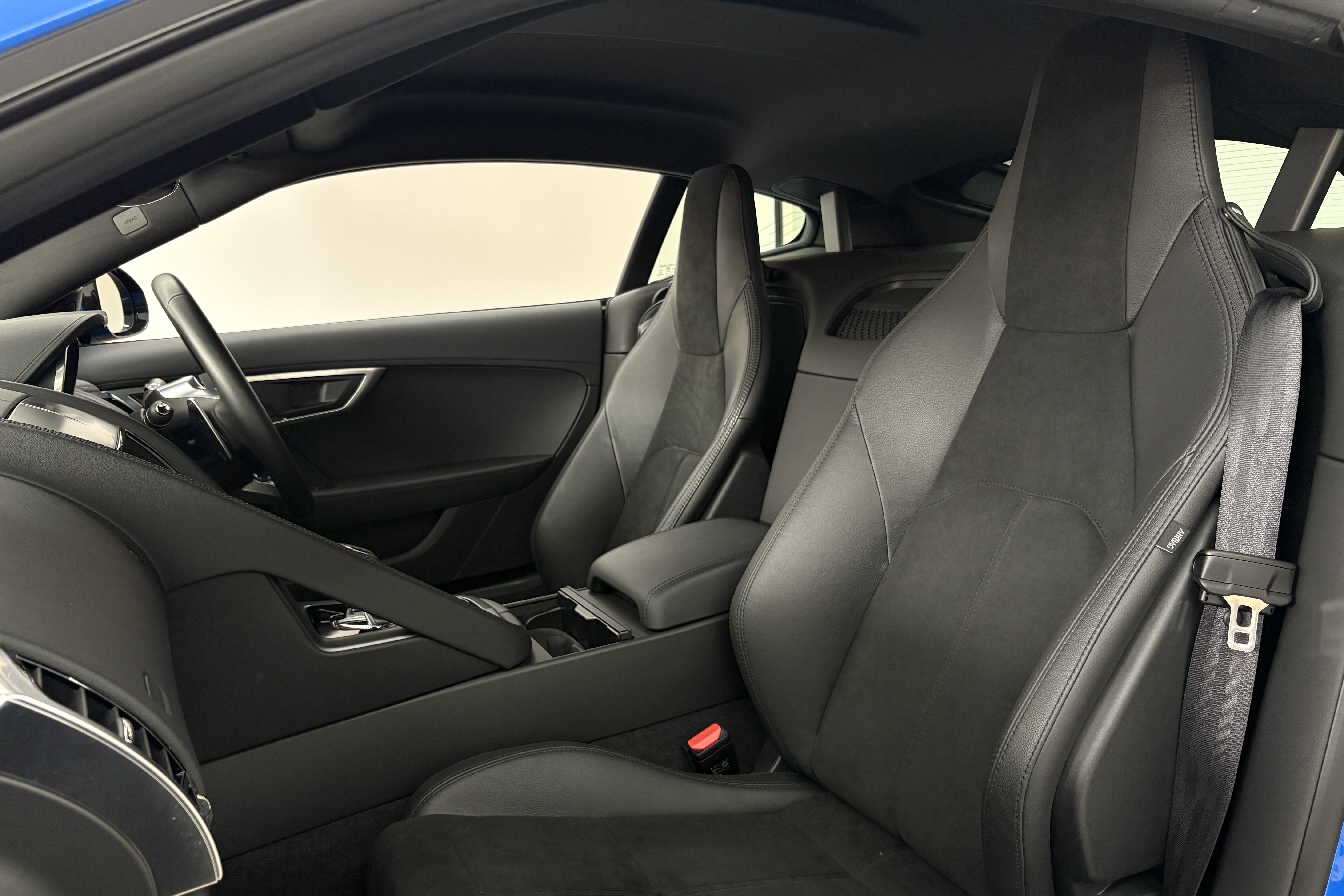 Interior 6