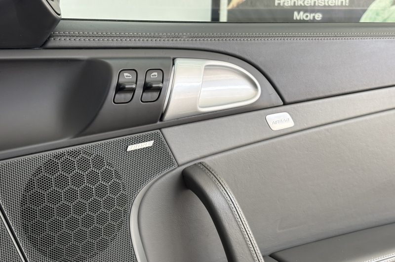 Interior 9
