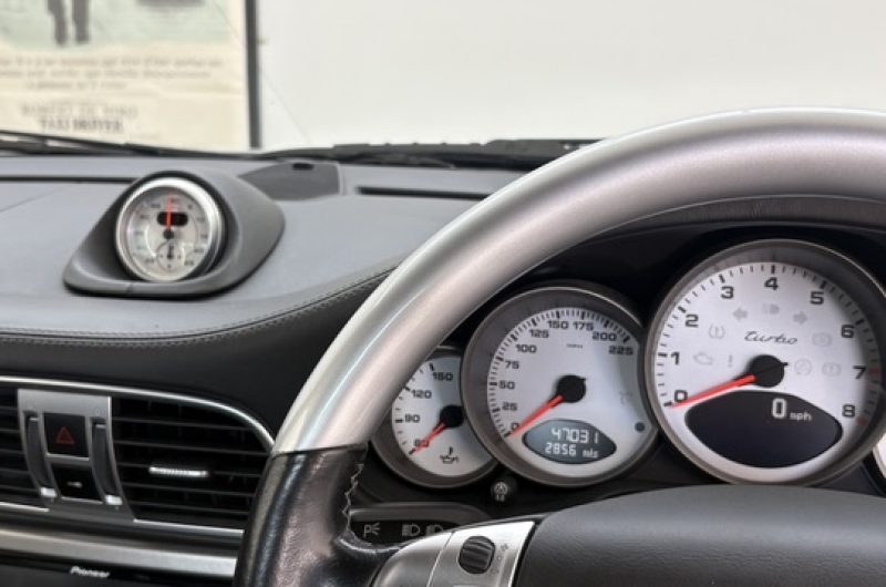 Interior 17