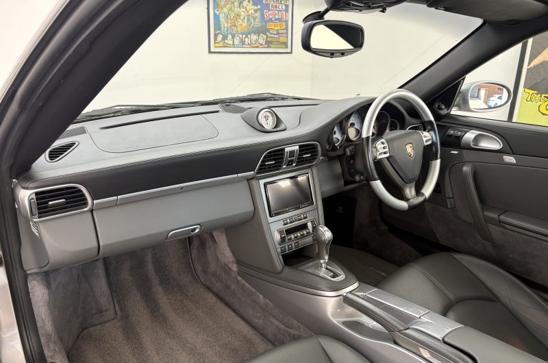 Interior 15