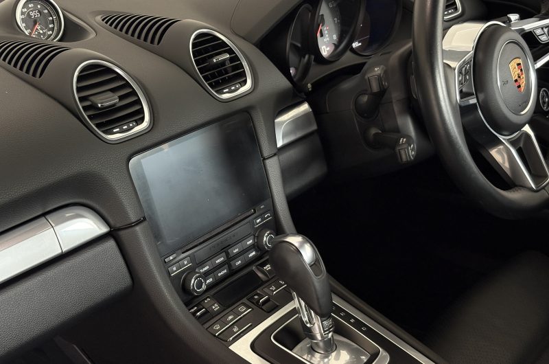 Interior 7