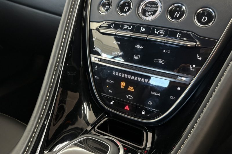 Interior 17
