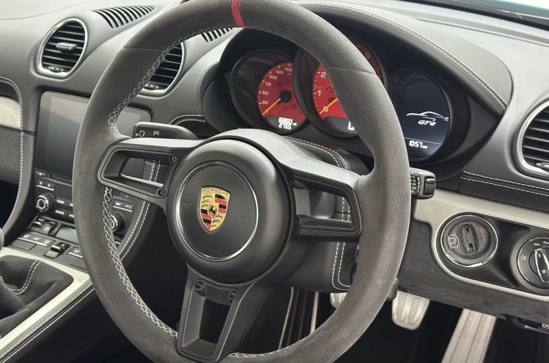 Interior 16