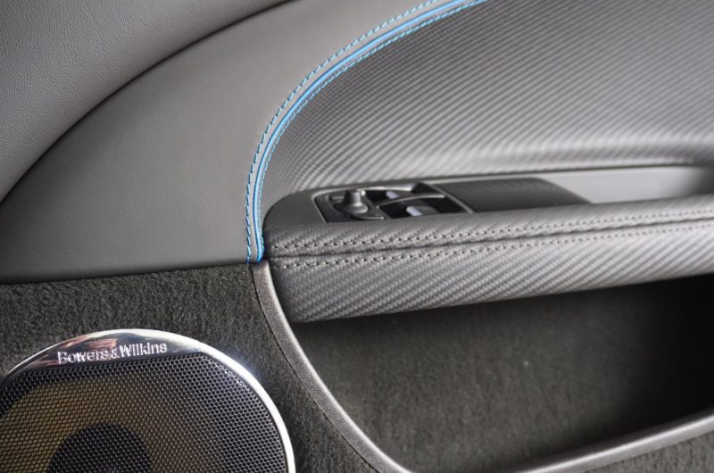 Interior 8