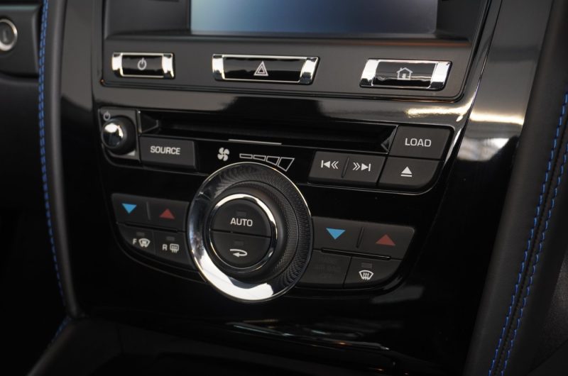 Interior 6