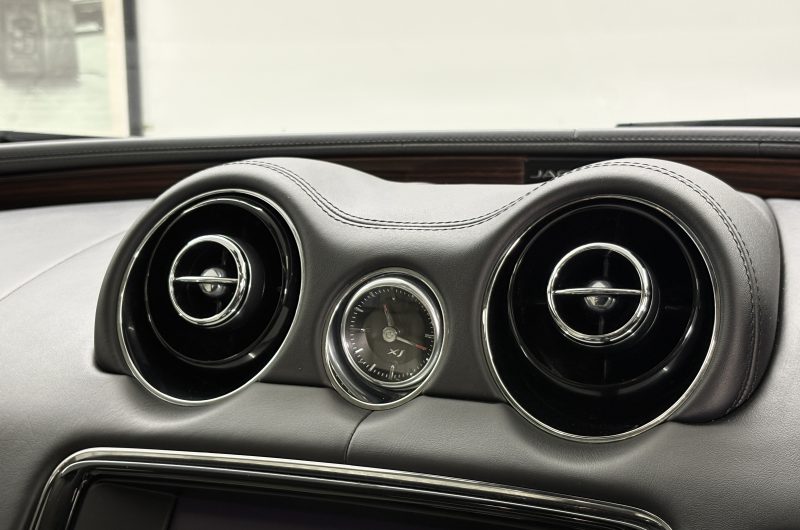 Interior 3
