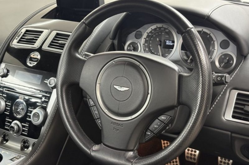 Interior 9