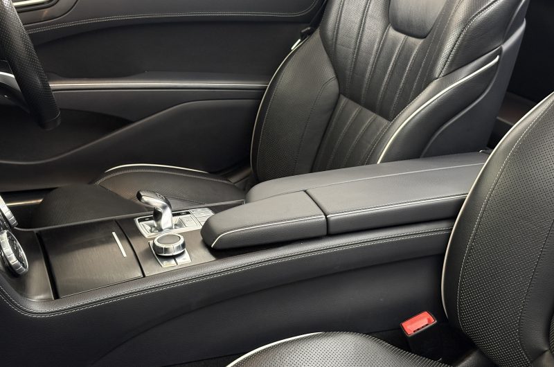 Interior 8