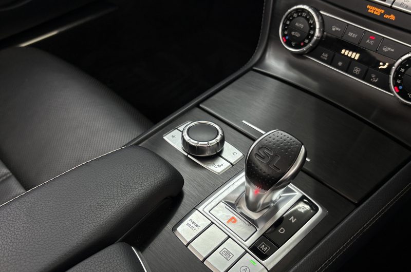 Interior 12