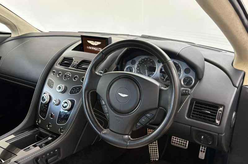 Interior 6