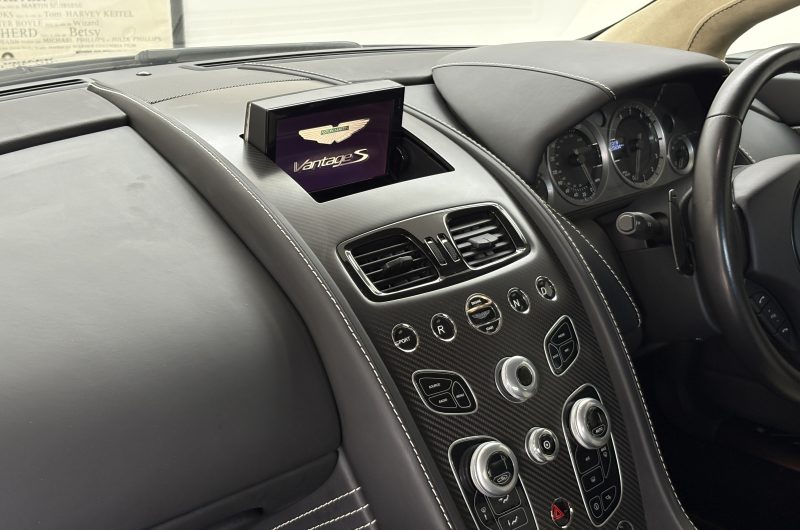 Interior 10
