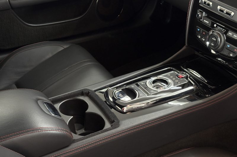 Interior 4