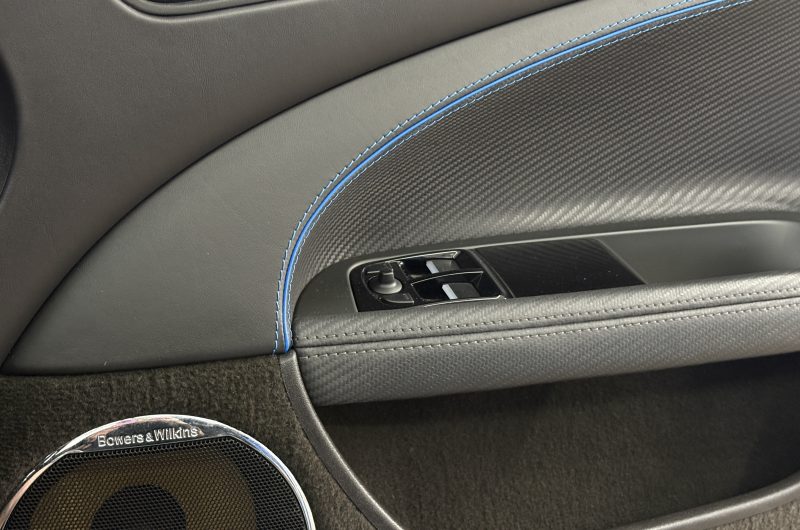 Interior 10