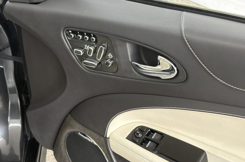 Interior 9