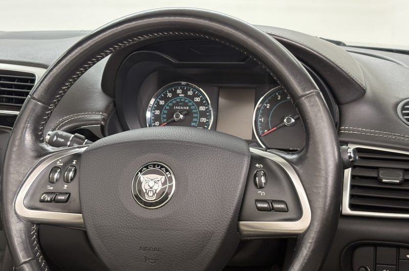 Interior 8