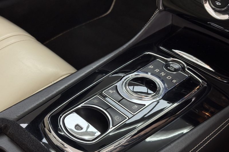 Interior 11