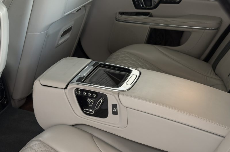 Interior 4