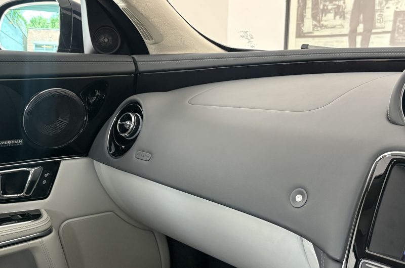 Interior 13