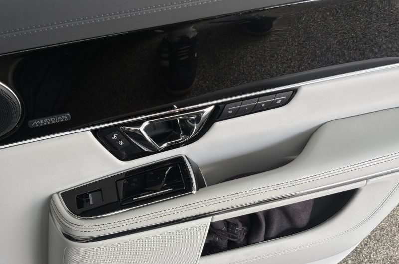 Interior 10
