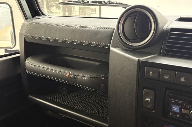 Interior 8