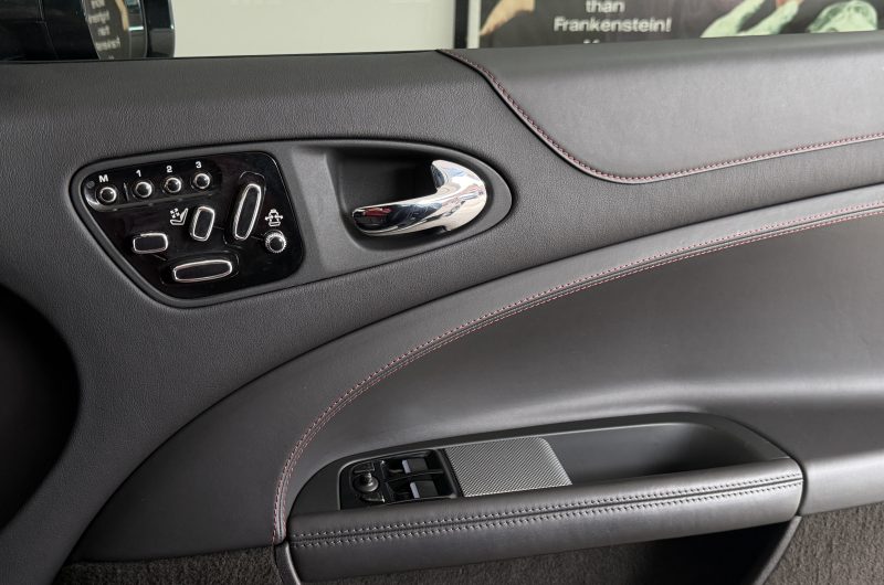 Interior 5