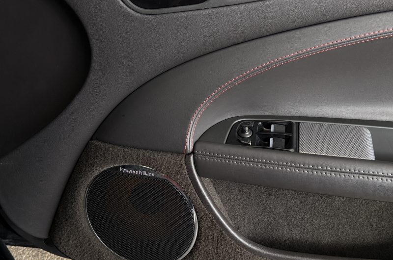 Interior 12