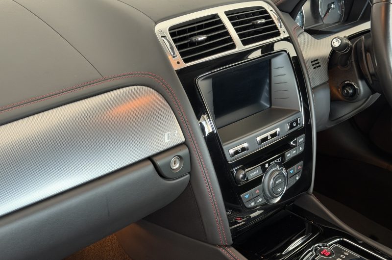 Interior 9