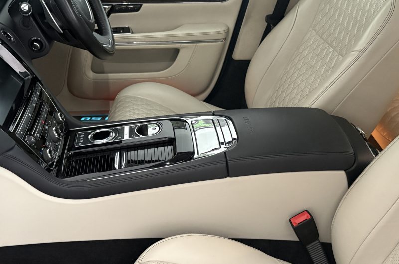 Interior 11