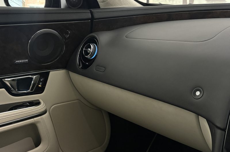 Interior 9
