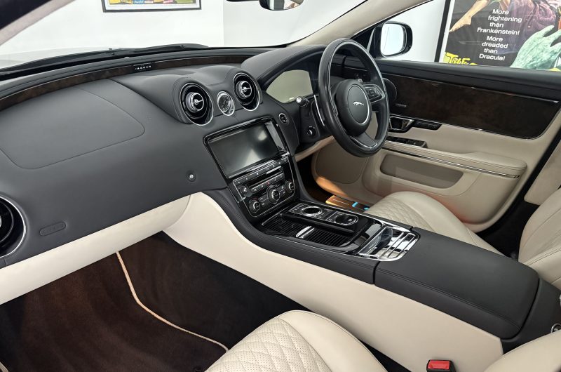 Interior 14