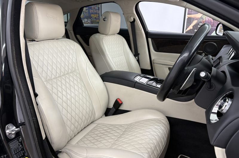 Interior 15